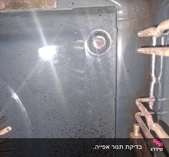 תנור אפייה עם חיישן טמפרטורה ומדף מתכת